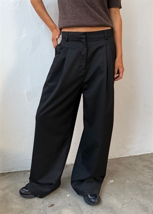 Martina buks Sort Boii Studios